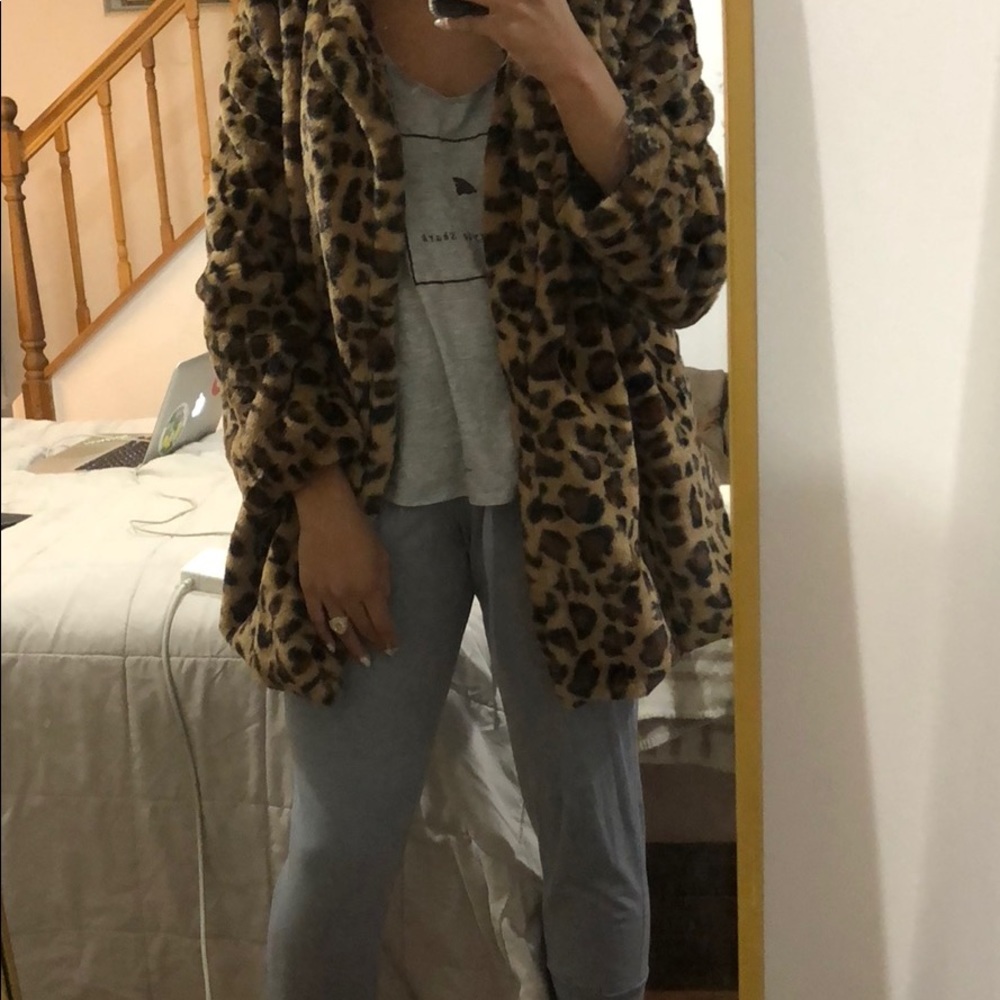 COPY - LAST ONE: Leopard Print Coat - Picture 6 of 7